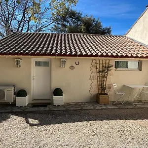https://les-genvriers.fr-provencehotel.com