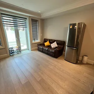 Private In West Homestay